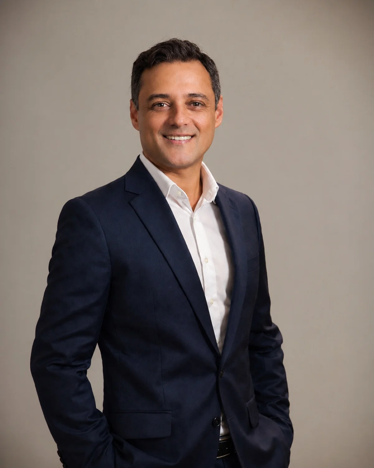 Dr. Fernando Silveira